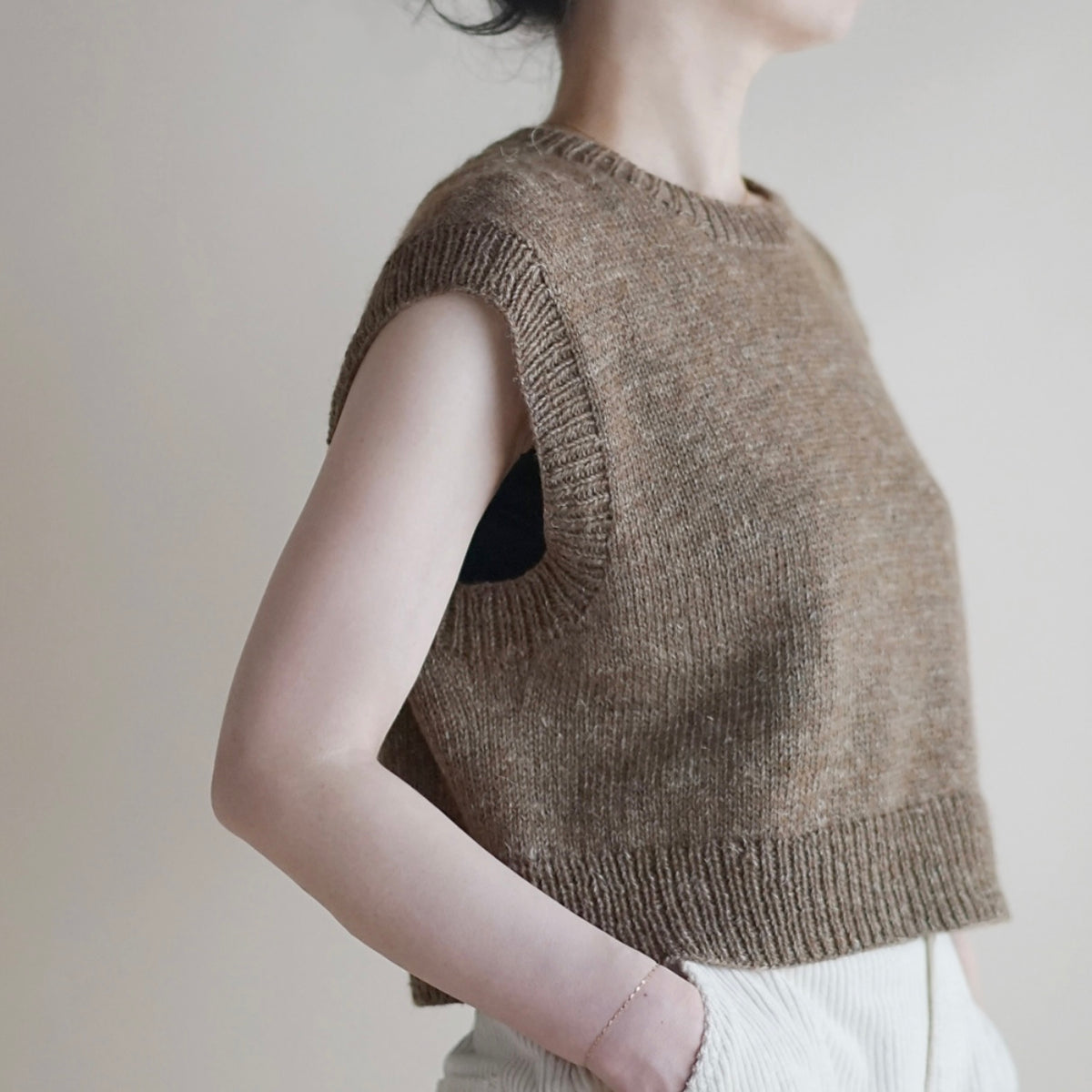 Everyday Round Vest by Noriko Ichikawa